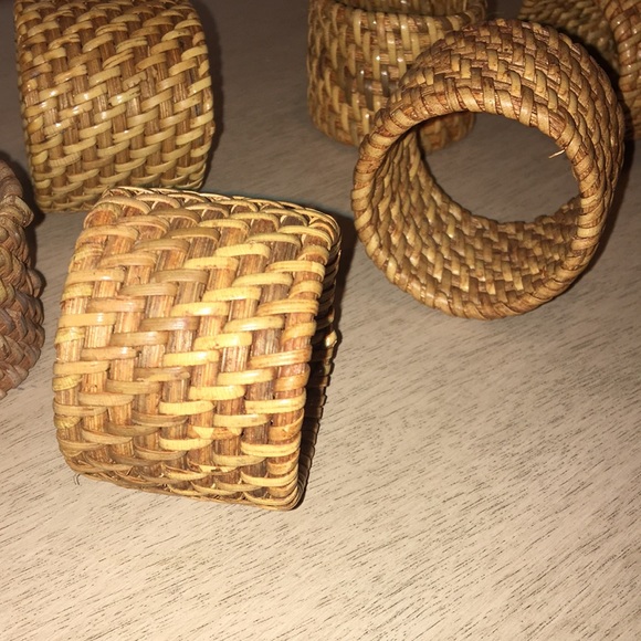 WORLD MARKET - 6 Rattan Napkin Ring Holders with Linen Napkins included! - Picture 5 of 7